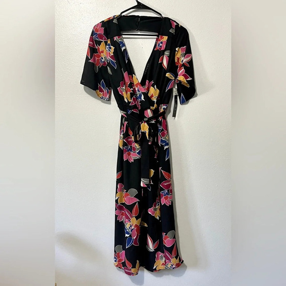 TRIXXI NWT Floral Tie Waist Wrap Midi Dress - Small - Picture 4 of 9